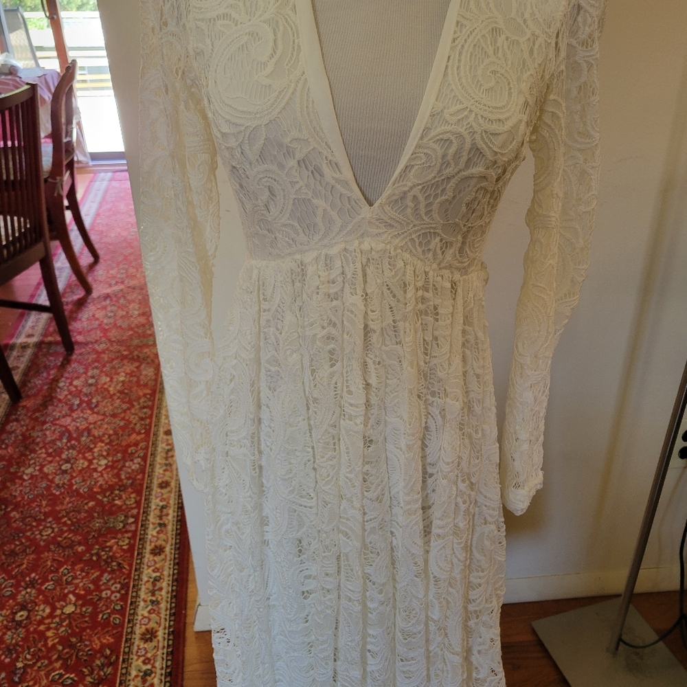 Elegant White Lace Dress